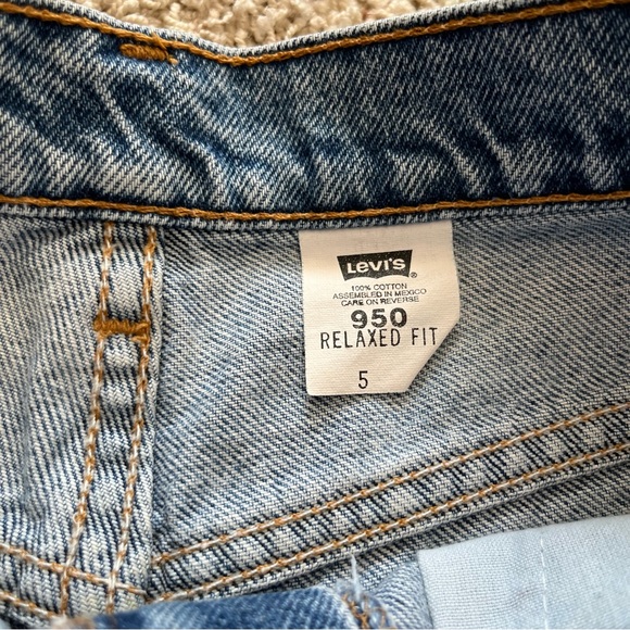 Levi’s Vintage 90s 950 Relaxed Fit High Waisted Denim Jean Shorts White Tab - Picture 3 of 6